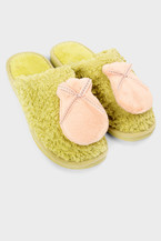 Светло зелено