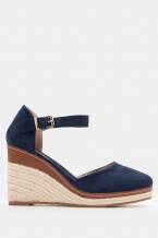 Тъмносиньо